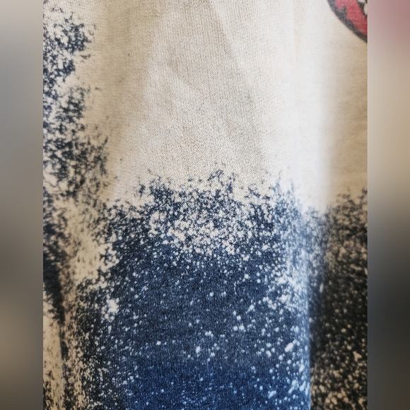 LV Lip Design Sweatshirt - Picture 5 of 7